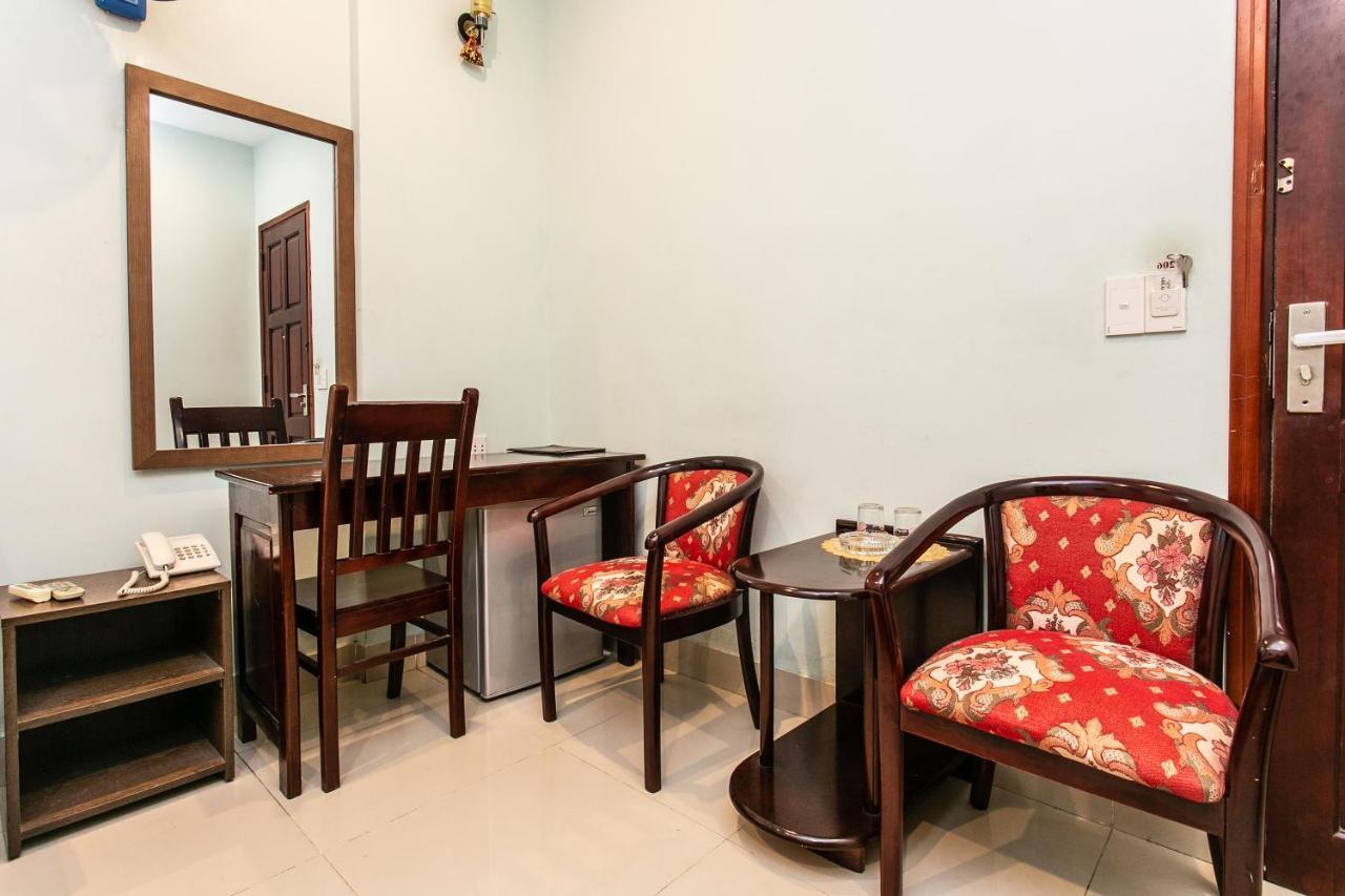 Oyo 557 Phi Yen Hotel Da Nang Bagian luar foto